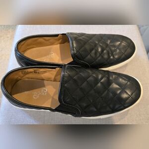 Mountain Sole Womens Black Quilted with Rounded Toe